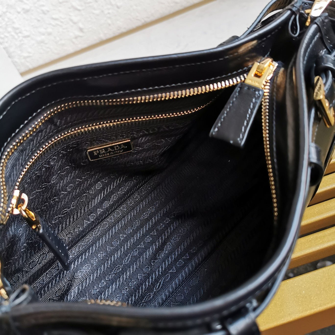 ＰＲＤＡ BONNIE SMALL LEATHER SHOULDER BAG