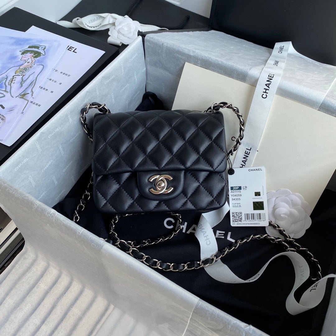 ＣＨＮＥＬCLASSIC FLAP BAG BLACK