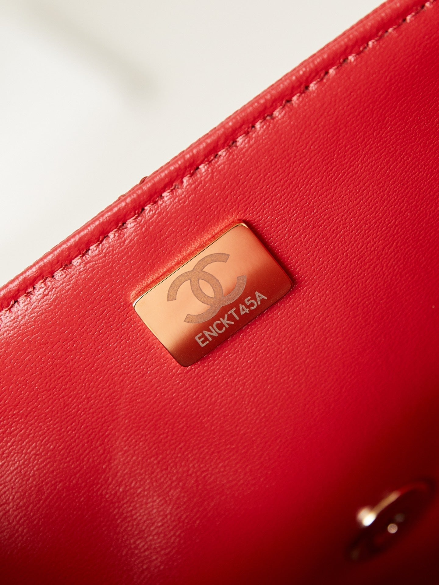 ＣＨＮＥＬFLAP BAG WITH A TOP HANDLE RED