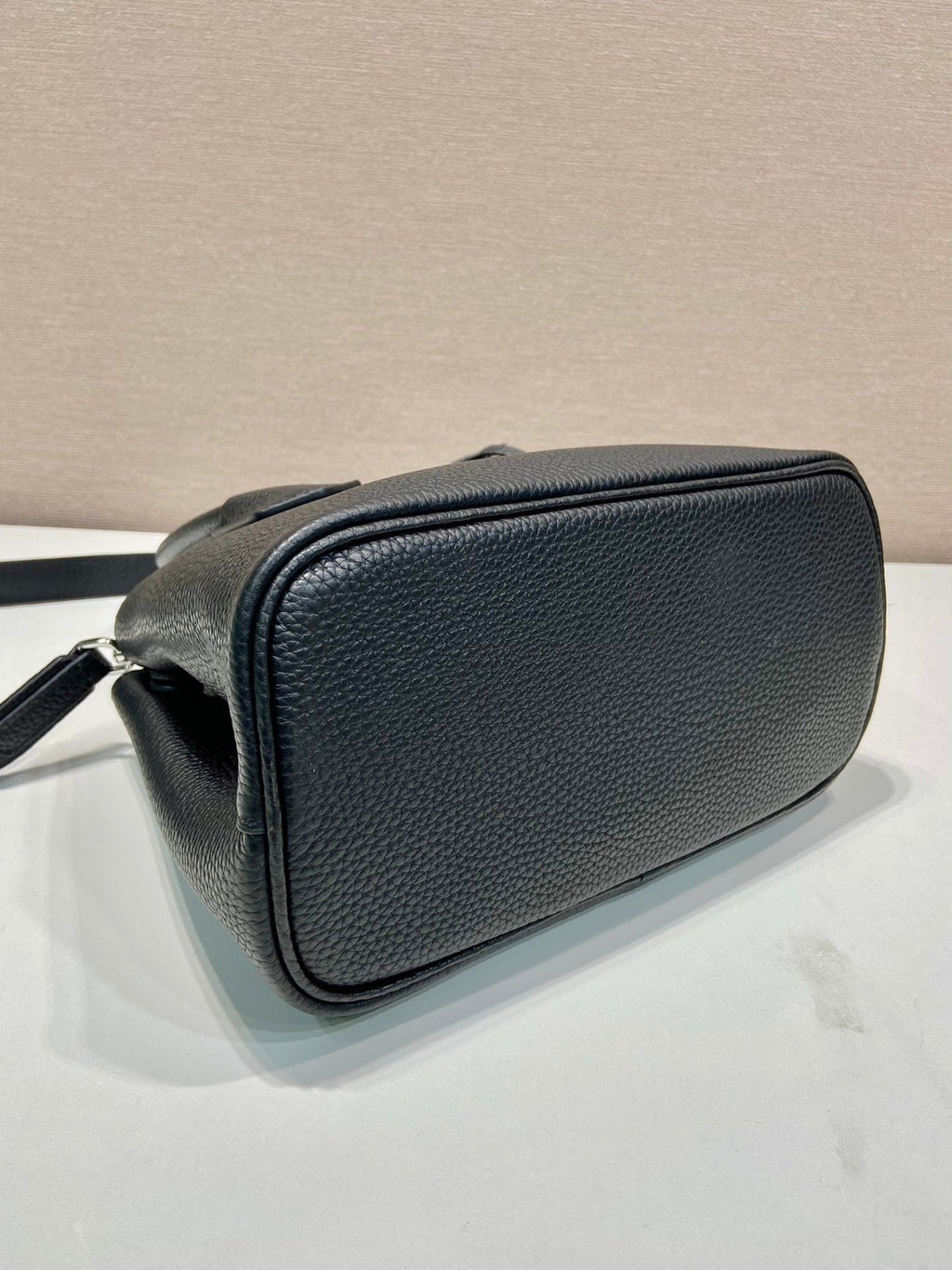 ＰＲＤＡ LEATHER TOTE BAG BLACK