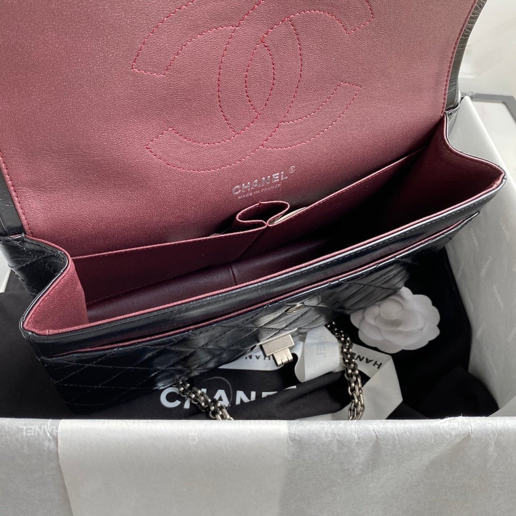 ＣＨＮＥＬ LARGE 2.55 HANDBAG SILVER METAL
