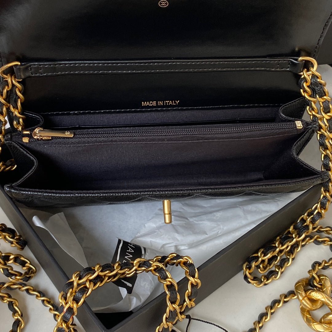ＣＨＮＥＬFLAP BAG BLACK