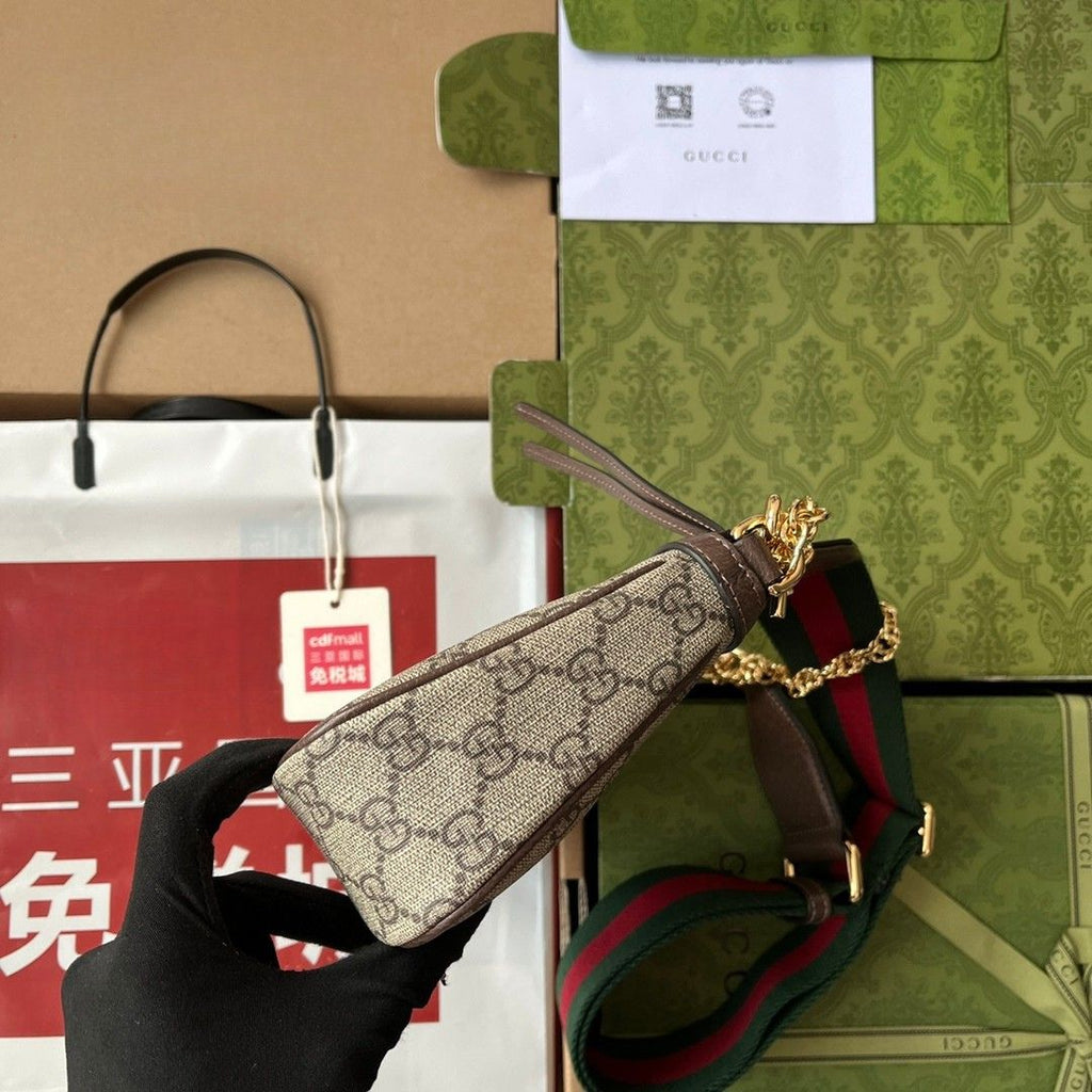 ＧＣＣＩ CROSSBODY BAG