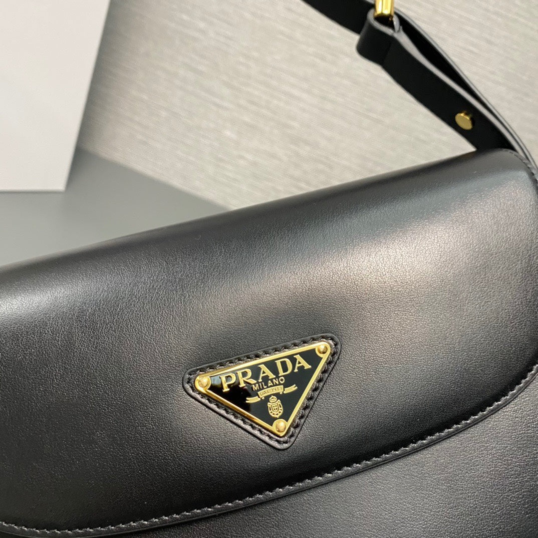 ＰＲＤＡ ARQUÉ LEATHER SHOULDER BAG WITH FLAP BLACK