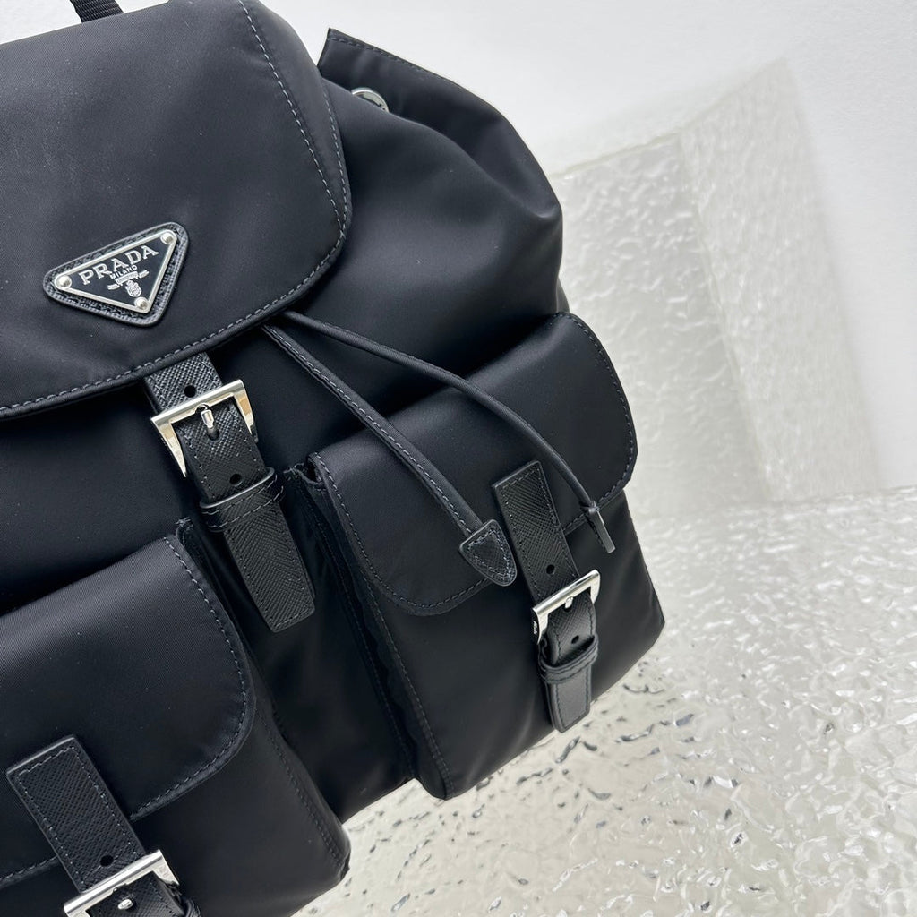 ＰＲＤＡ RE-NYLON MEDIUM BACKPACK WITH POUCH