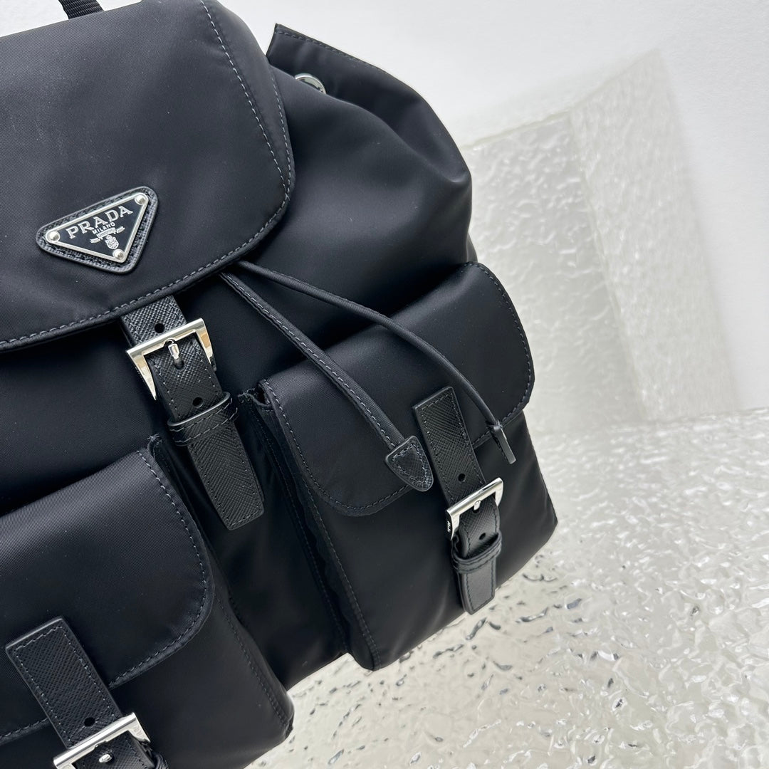 ＰＲＤＡ RE-NYLON MEDIUM BACKPACK WITH POUCH
