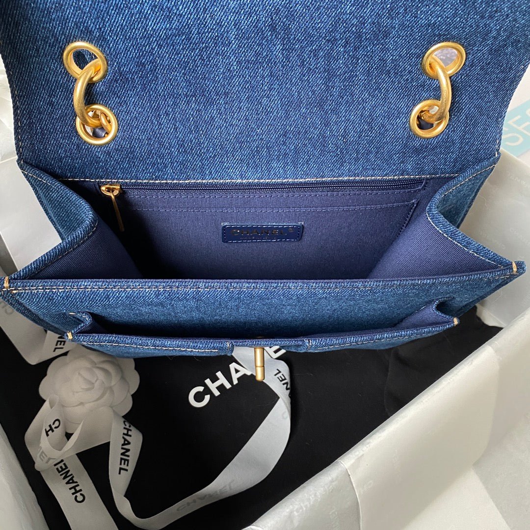 ＣＨＮＥＬSQUARE FLAP BACKPACK BLUE DENIM