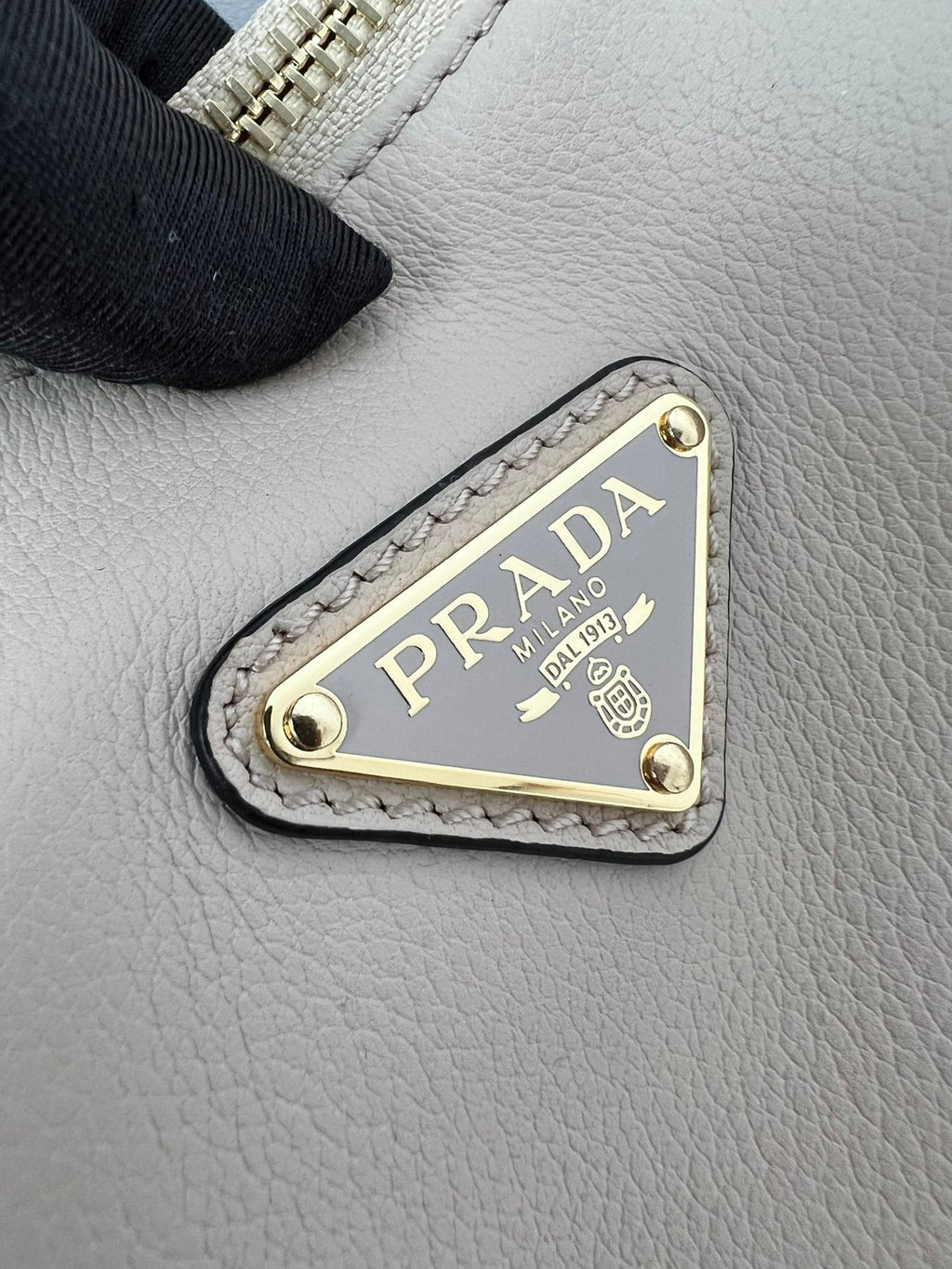 ＰＲＤＡ AIMÉE LARGE LEATHER SHOULDER BAG SAND