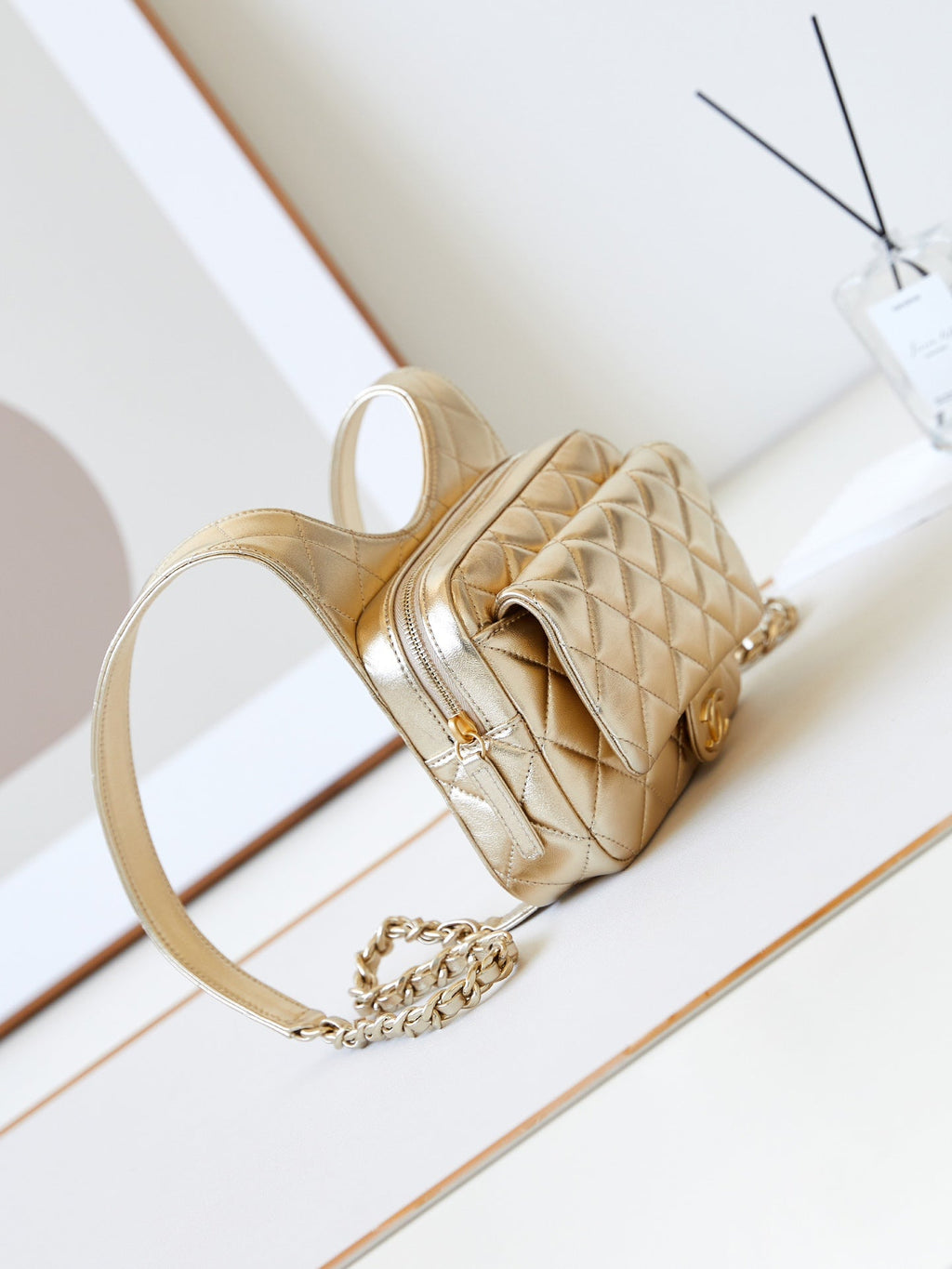 ＣＨＮＥＬSMALL DOUBLE-FLAP SHOULDER BAG GOLD