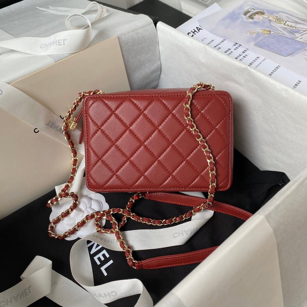 ＣＨＮＥＬCAMERA BAG BURGUNDY