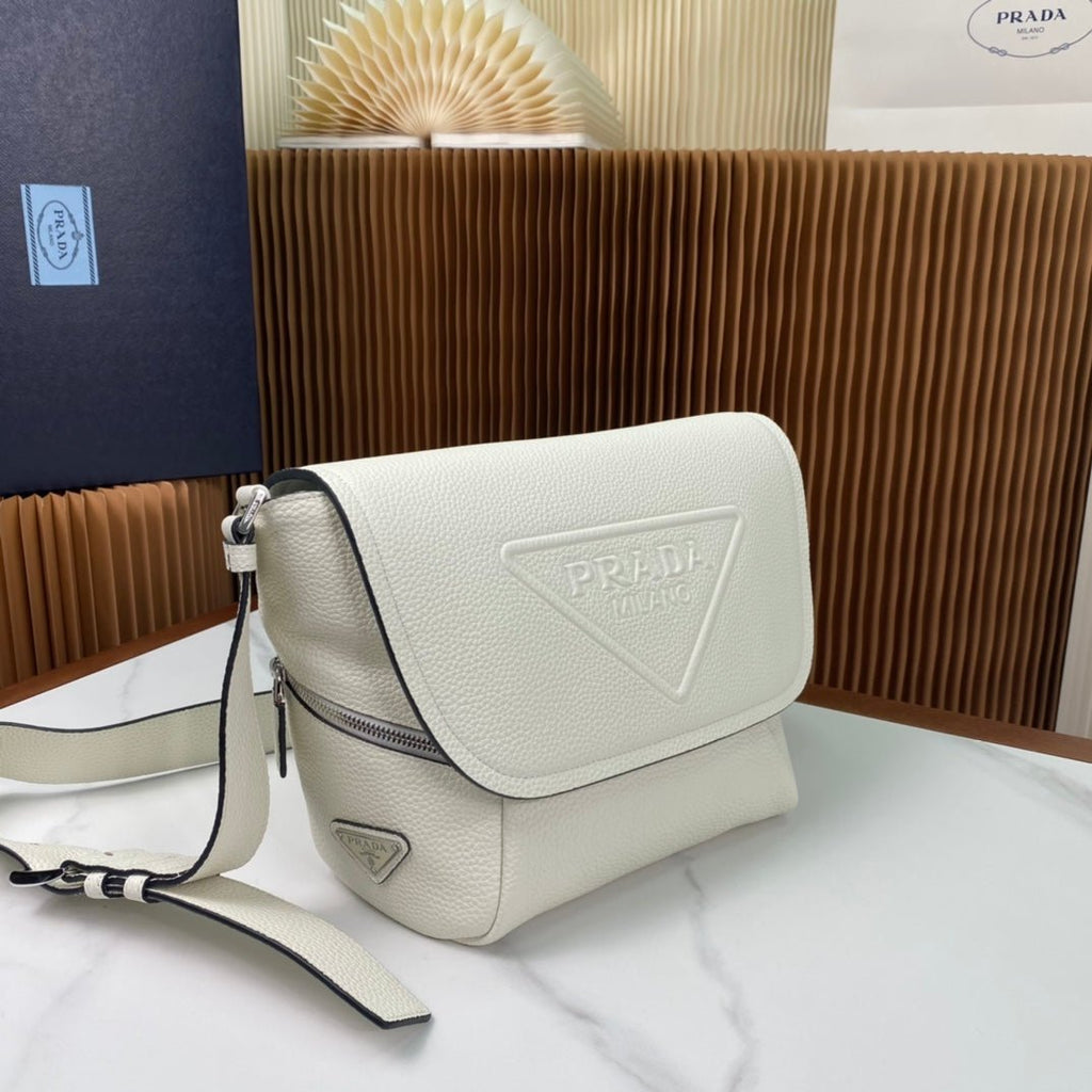 ＰＲＤＡ LEATHER FLAP BAG WITH SHOULDER STRAP WHITE