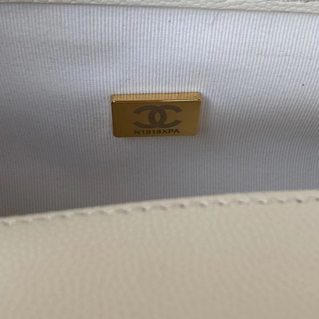 ＣＨＮＥＬ FLAP BAG WITH TOP HANDLE WHITE