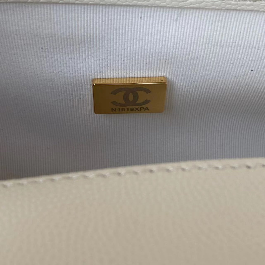 ＣＨＮＥＬ FLAP BAG WITH TOP HANDLE WHITE