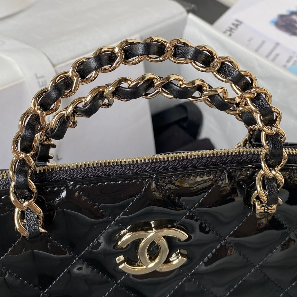 ＣＨＮＥＬPATENT LEATHER CHAIN TOTE BAG BLACK