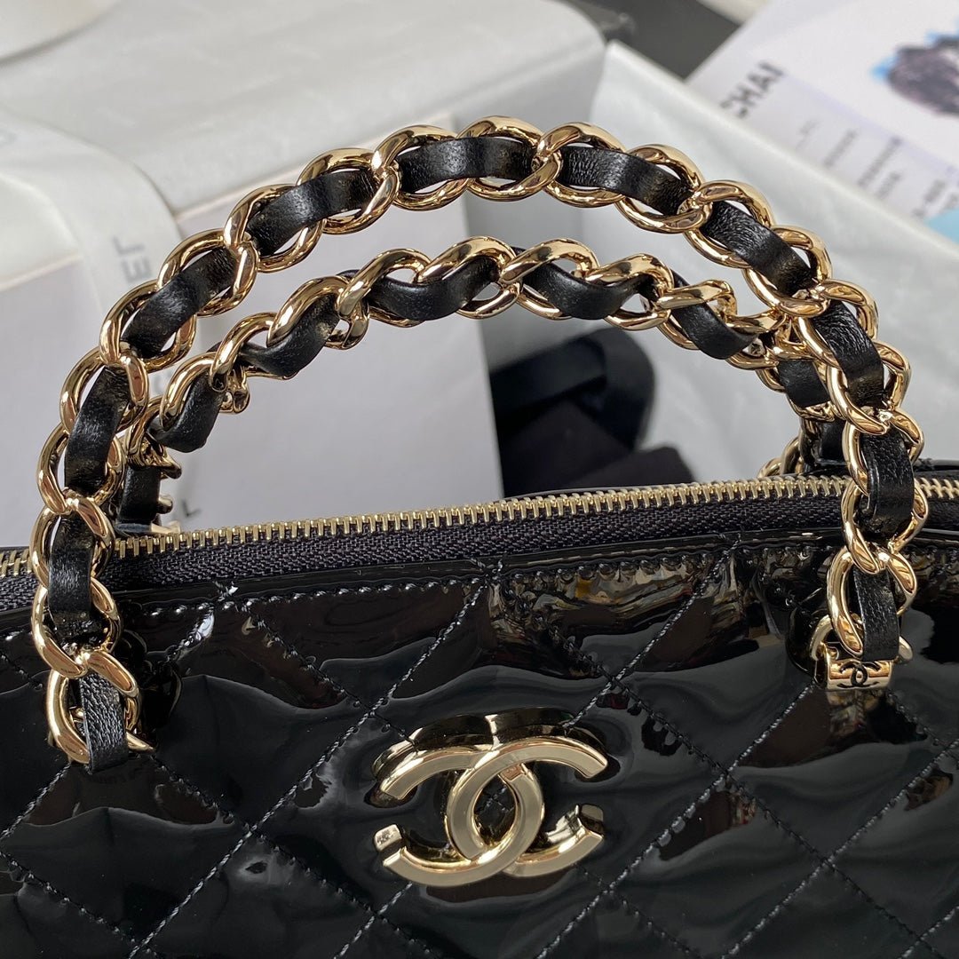 ＣＨＮＥＬPATENT LEATHER CHAIN TOTE BAG BLACK