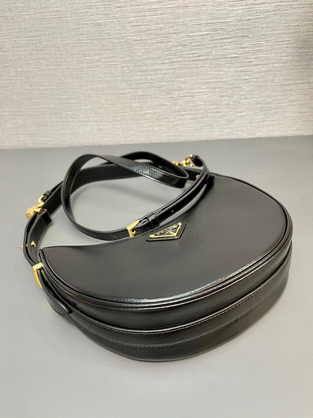 ＰＲＤＡ ARQUÉ SMALL LEATHER SHOULDER BAG