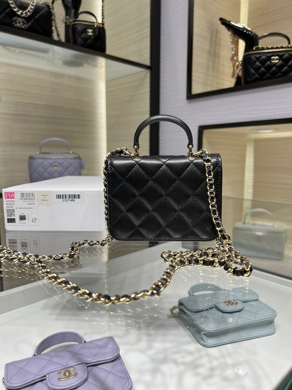 ＣＨＮＥＬFLAP COIN PURSE WITH CHAIN BLACK