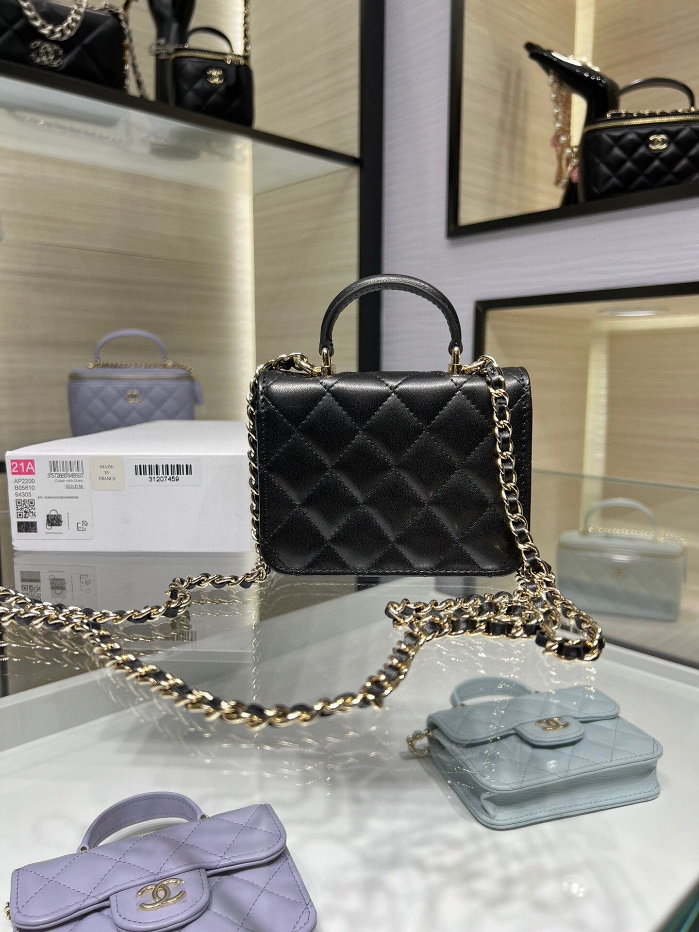 ＣＨＮＥＬFLAP COIN PURSE WITH CHAIN BLACK