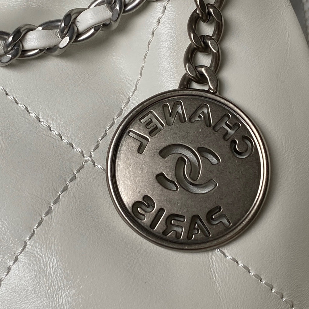 ＣＨＮＥＬ22 MINI HANDBAG WHITE SILVER METAL