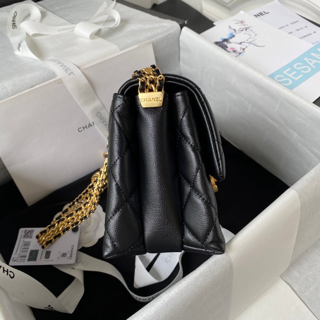 ＣＨＮＥＬSMALL FLAP BAG BLACK
