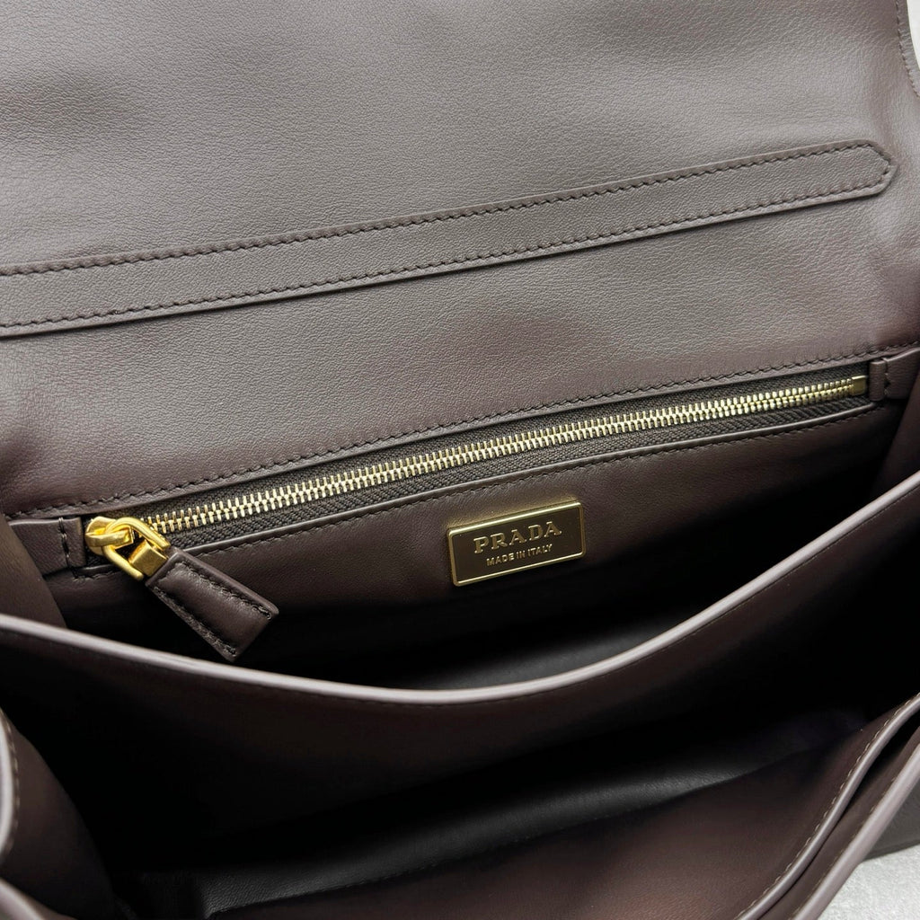 ＰＲＤＡ SOFT SOUND MEDIUM LEATHER SHOULDER BAG DARK BROWN