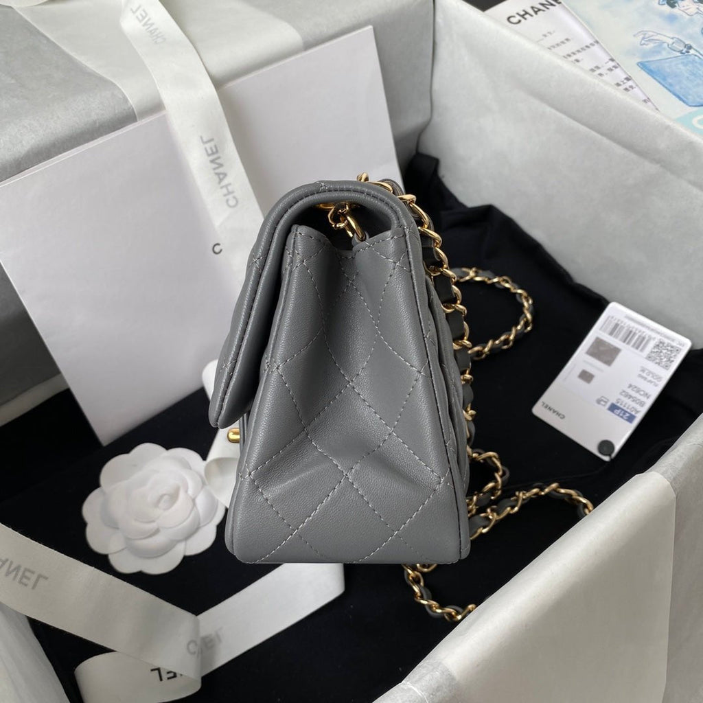 ＣＨＮＥＬCLASSIC FLAP BAG GRAY