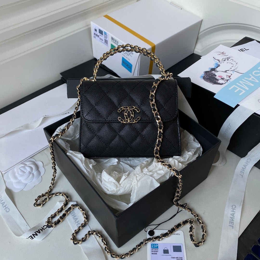 ＣＨＮＥＬCLUTCH WITH CHAIN BLACK