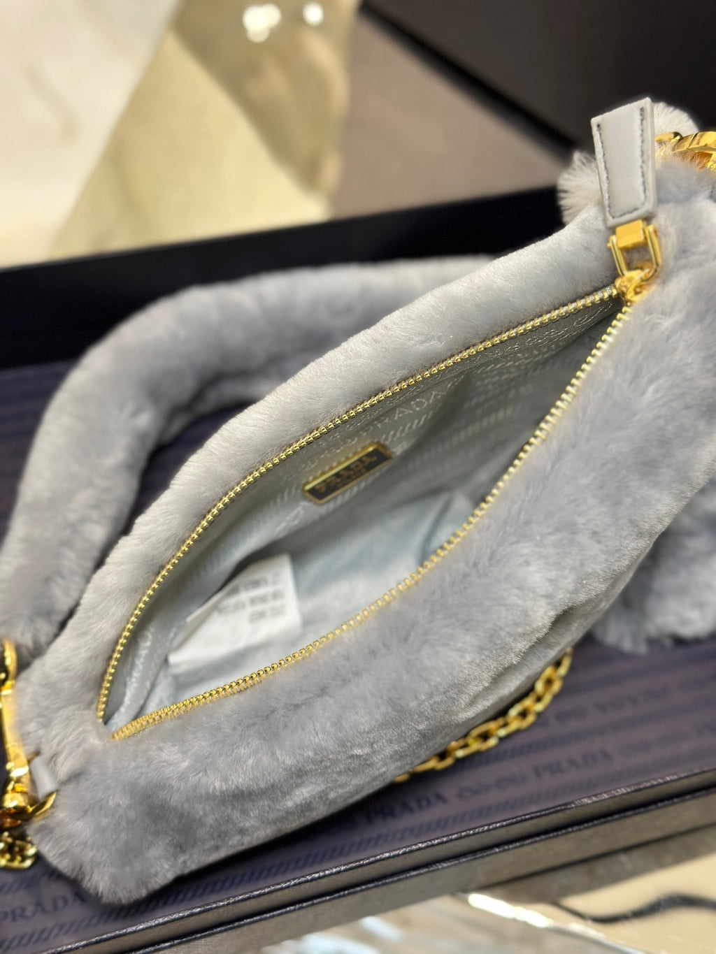 ＰＲＤＡ 2018 MINI SHEARLING TRIANGLE SATCHEL
