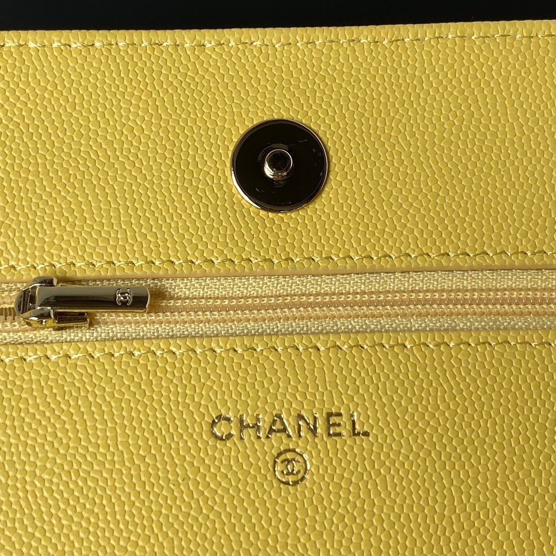ＣＨＮＥＬCAVIAR QUILTED WALLET ON CHAIN YELLOW