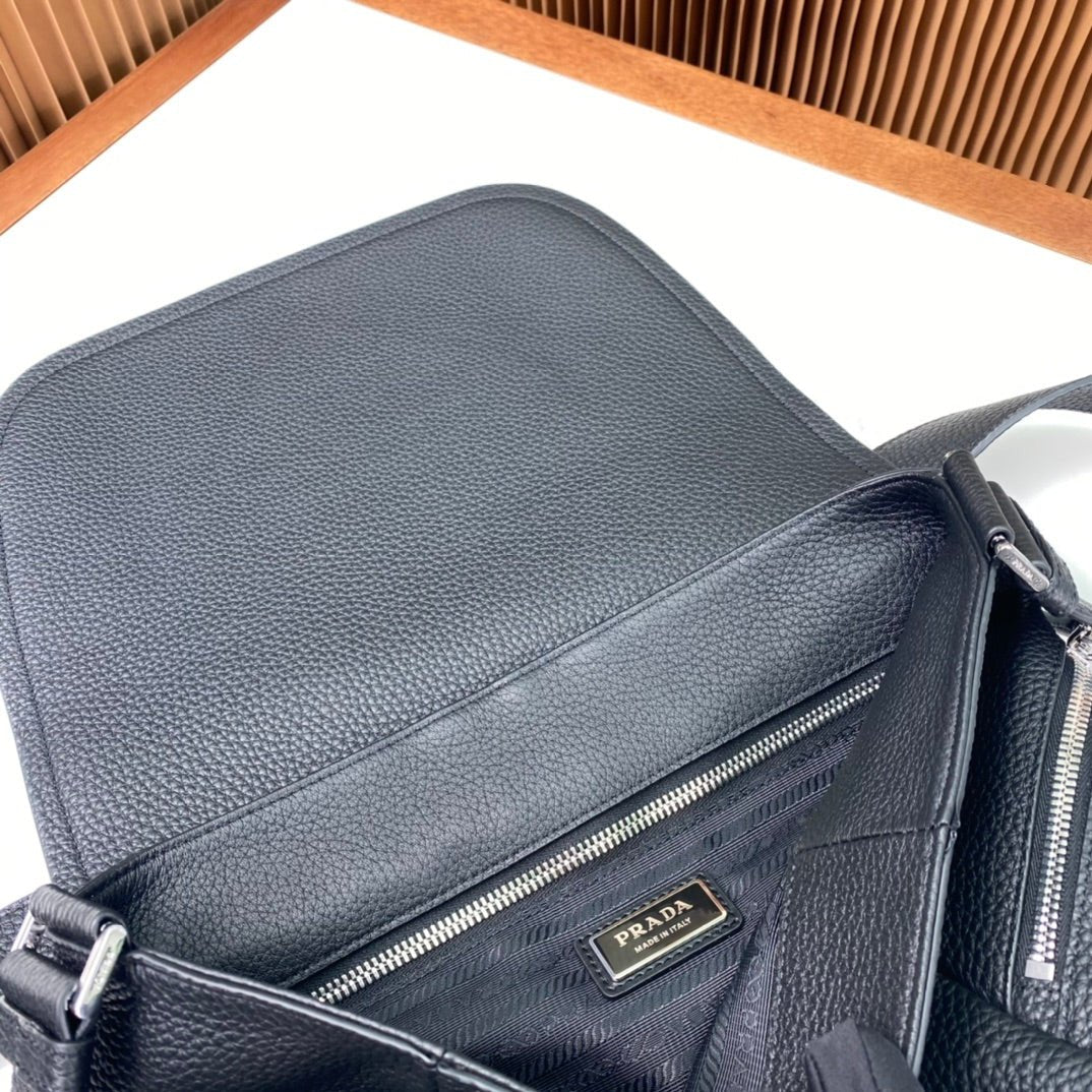 ＰＲＤＡ LEATHER FLAP BAG WITH SHOULDER STRAP BLACK