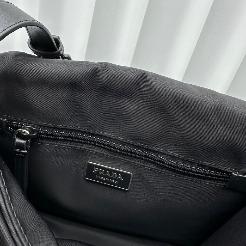 ＰＲＤＡ SMALL PADDED RE-NYLON SHOULDER BAG