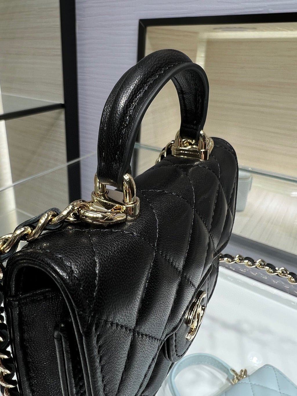 ＣＨＮＥＬFLAP COIN PURSE WITH CHAIN BLACK