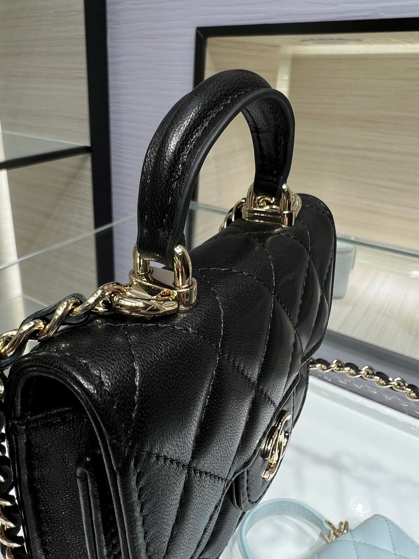 ＣＨＮＥＬFLAP COIN PURSE WITH CHAIN BLACK