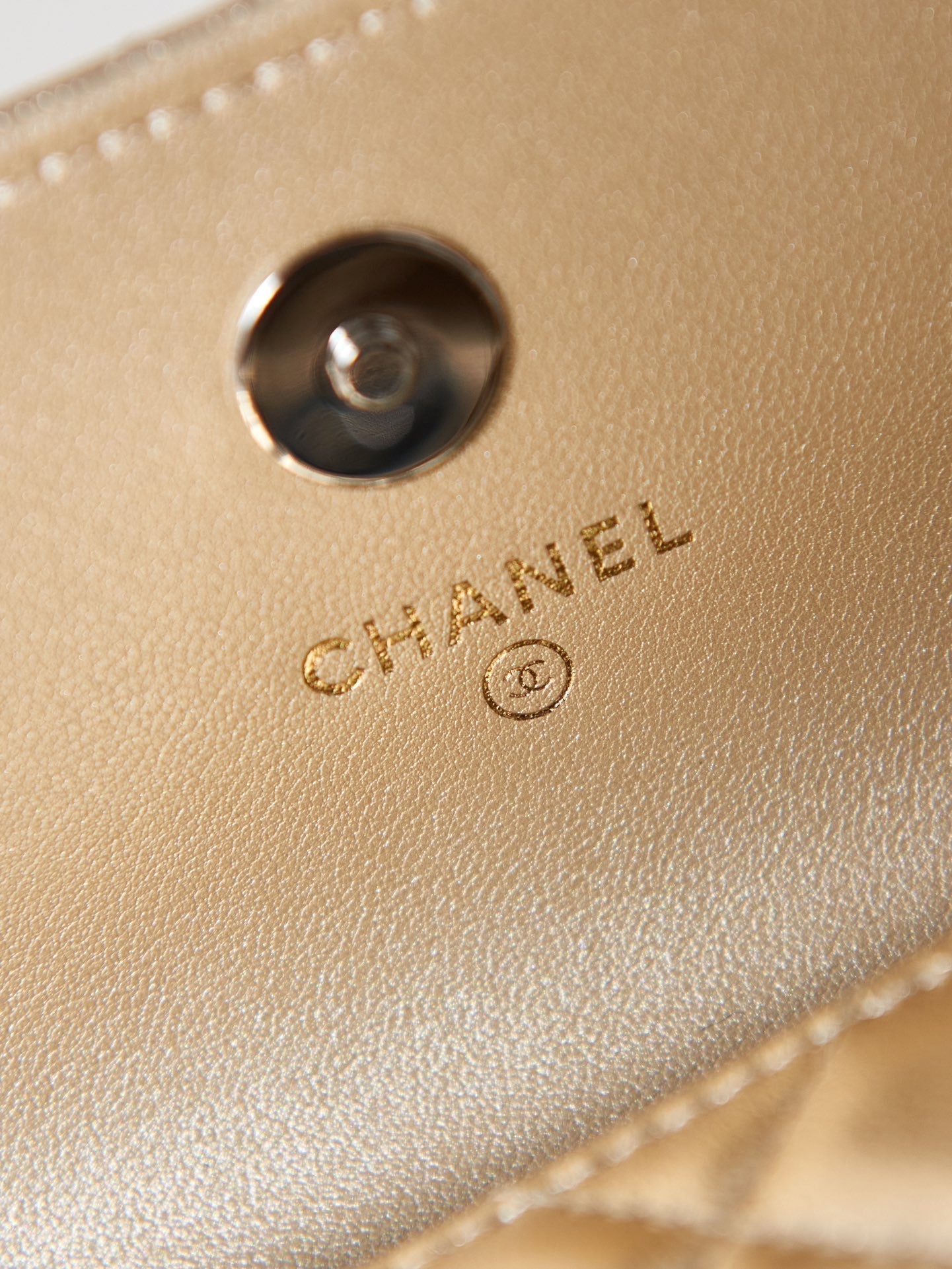 ＣＨＮＥＬSTAR CRYSTAL FLAP BAG GOLDEN