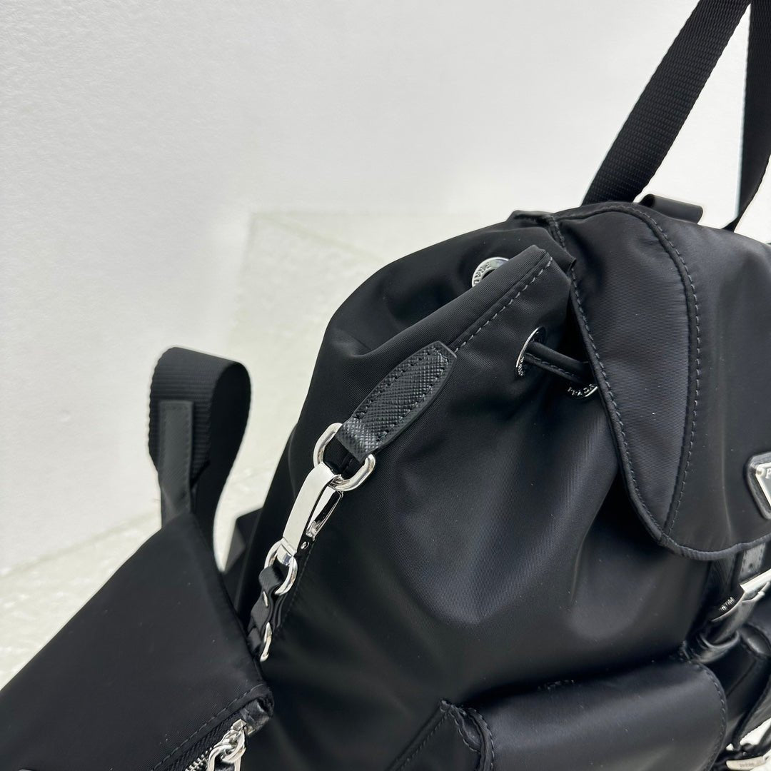 ＰＲＤＡ RE-NYLON MEDIUM BACKPACK WITH POUCH