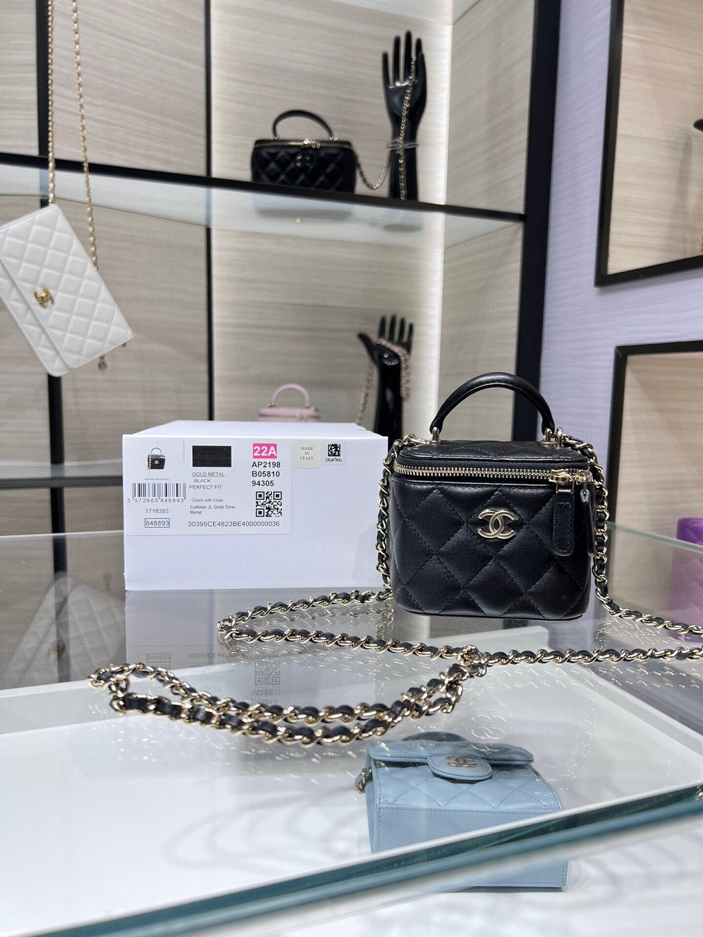 ＣＨＮＥＬMINI VANITY CASE WITH CHAIN