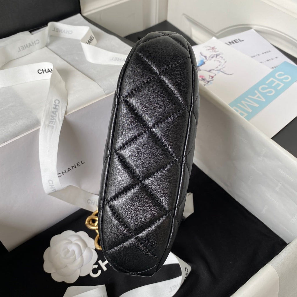 ＣＨＮＥＬHOBO BAG BLACK