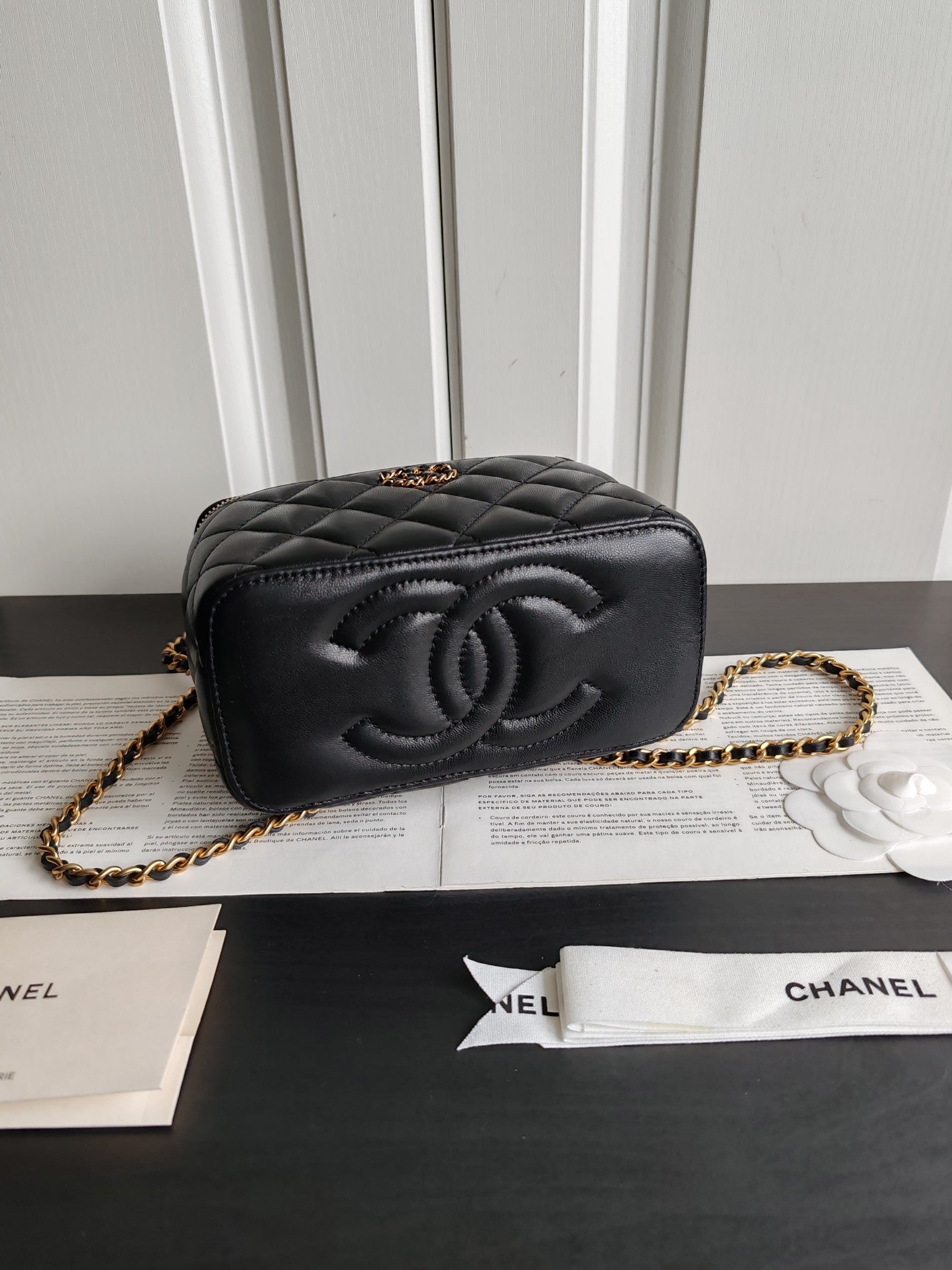 ＣＨＮＥＬTOP HANDLE VANITY CASE