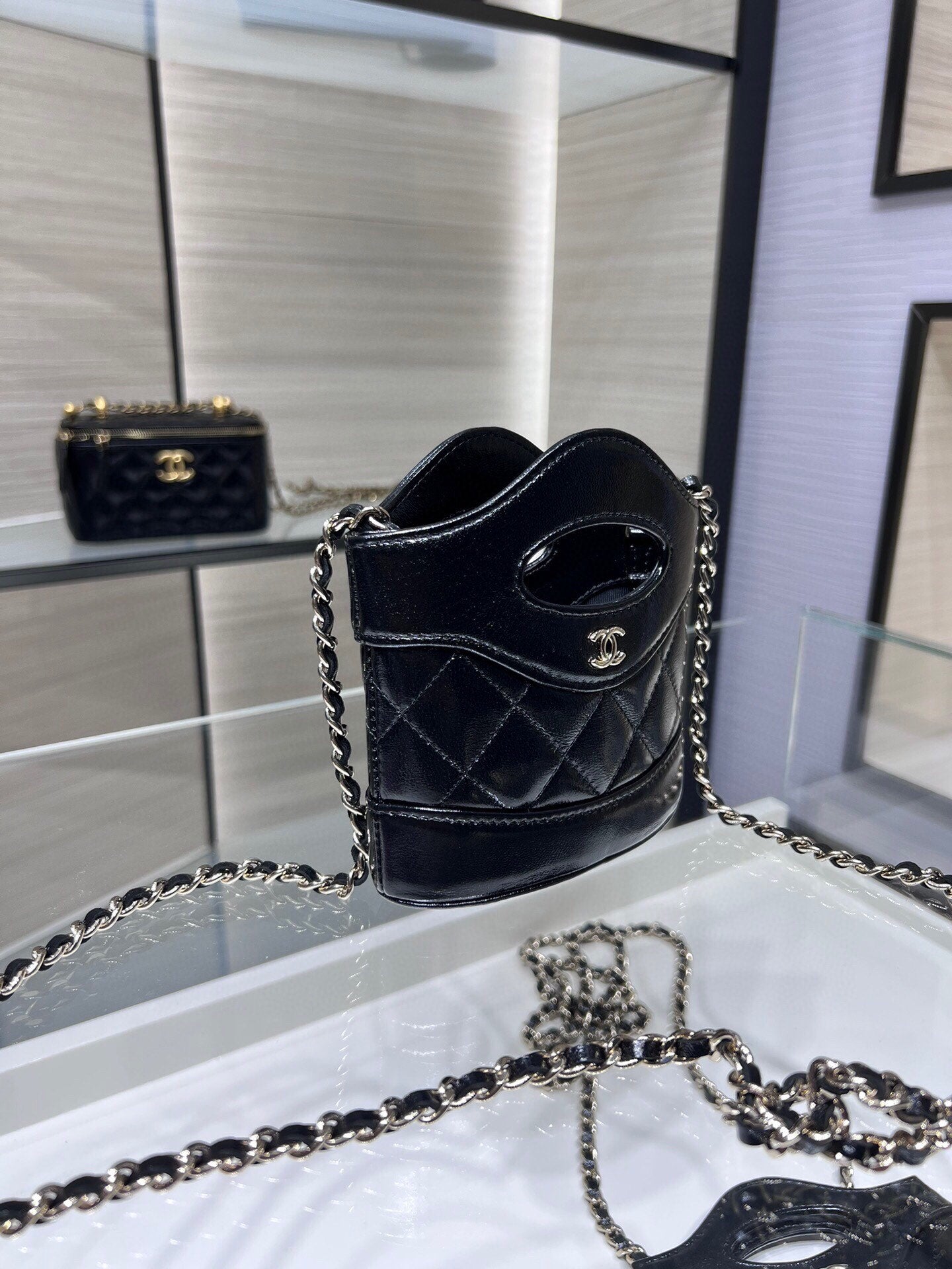 ＣＨＮＥＬ31 BUCKET TOTE