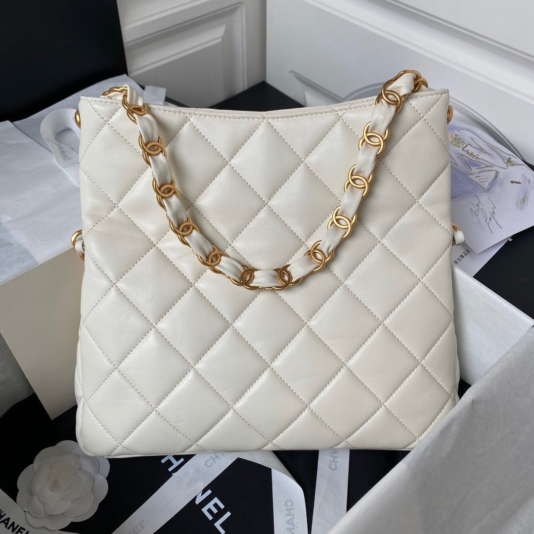 ＣＨＮＥＬ24P HOBO BAG WHITE