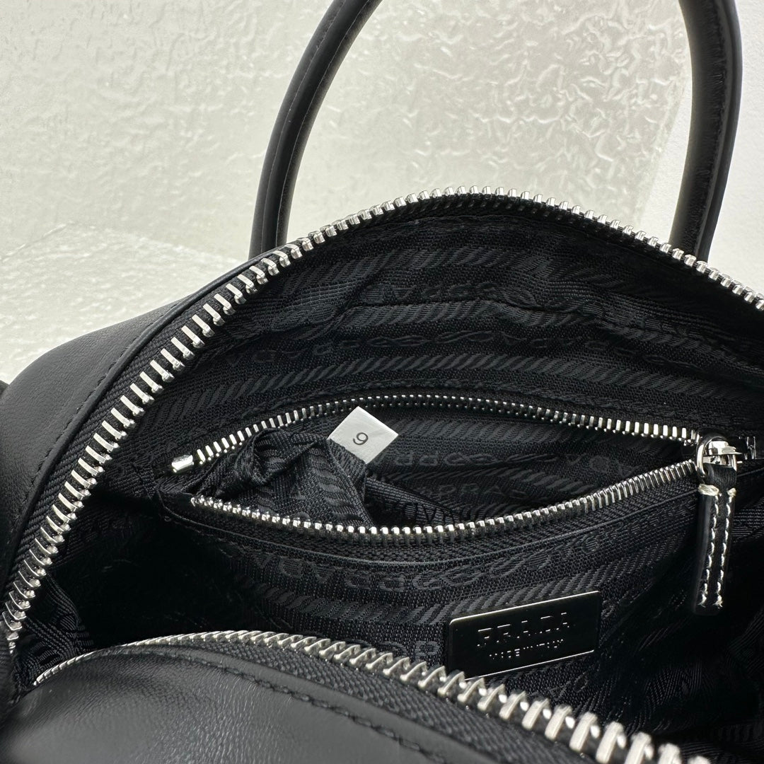 ＰＲＤＡ BOSTON LEATHER TOTE BAG