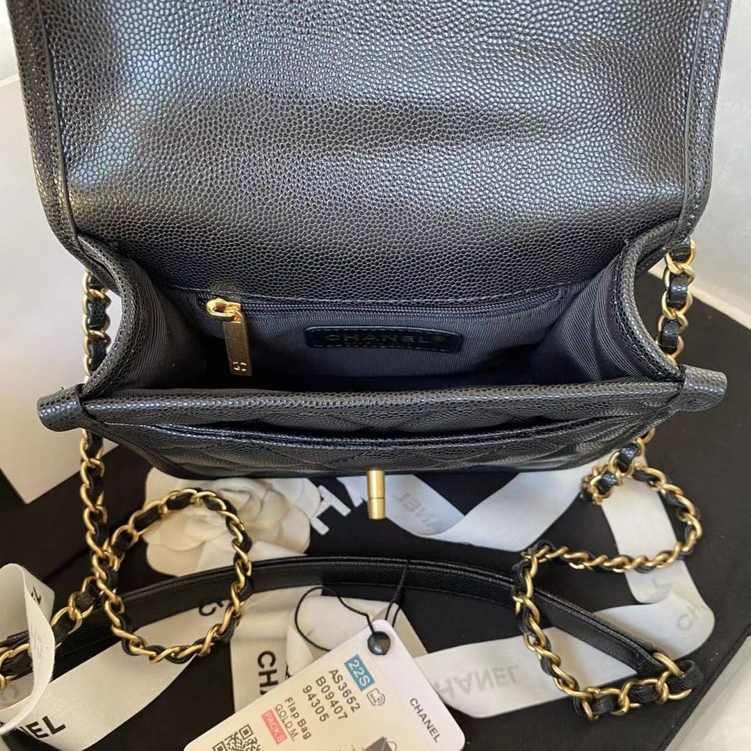 ＣＨＮＥＬ SMALL FLAP BAG WITH TOP HANDLE