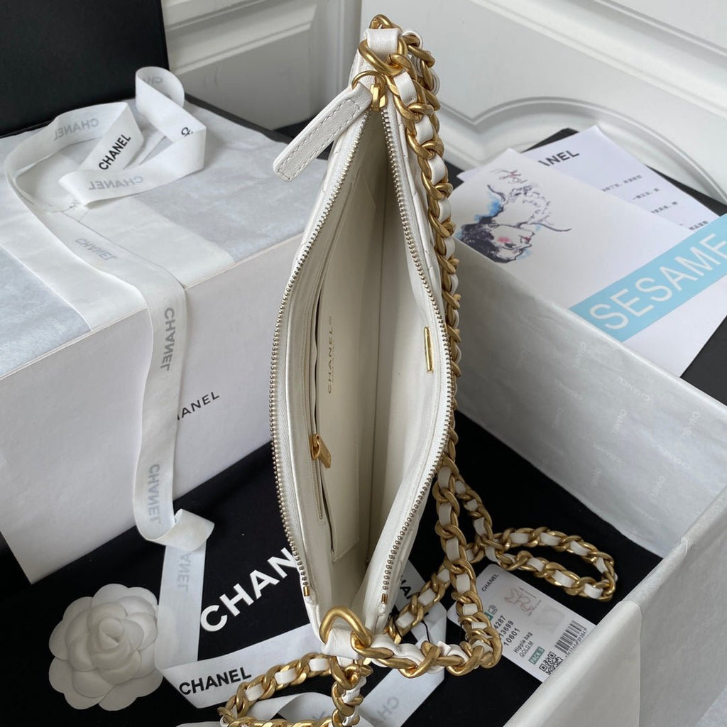 ＣＨＮＥＬ23B HOBO SHOULDER BAG WHITE