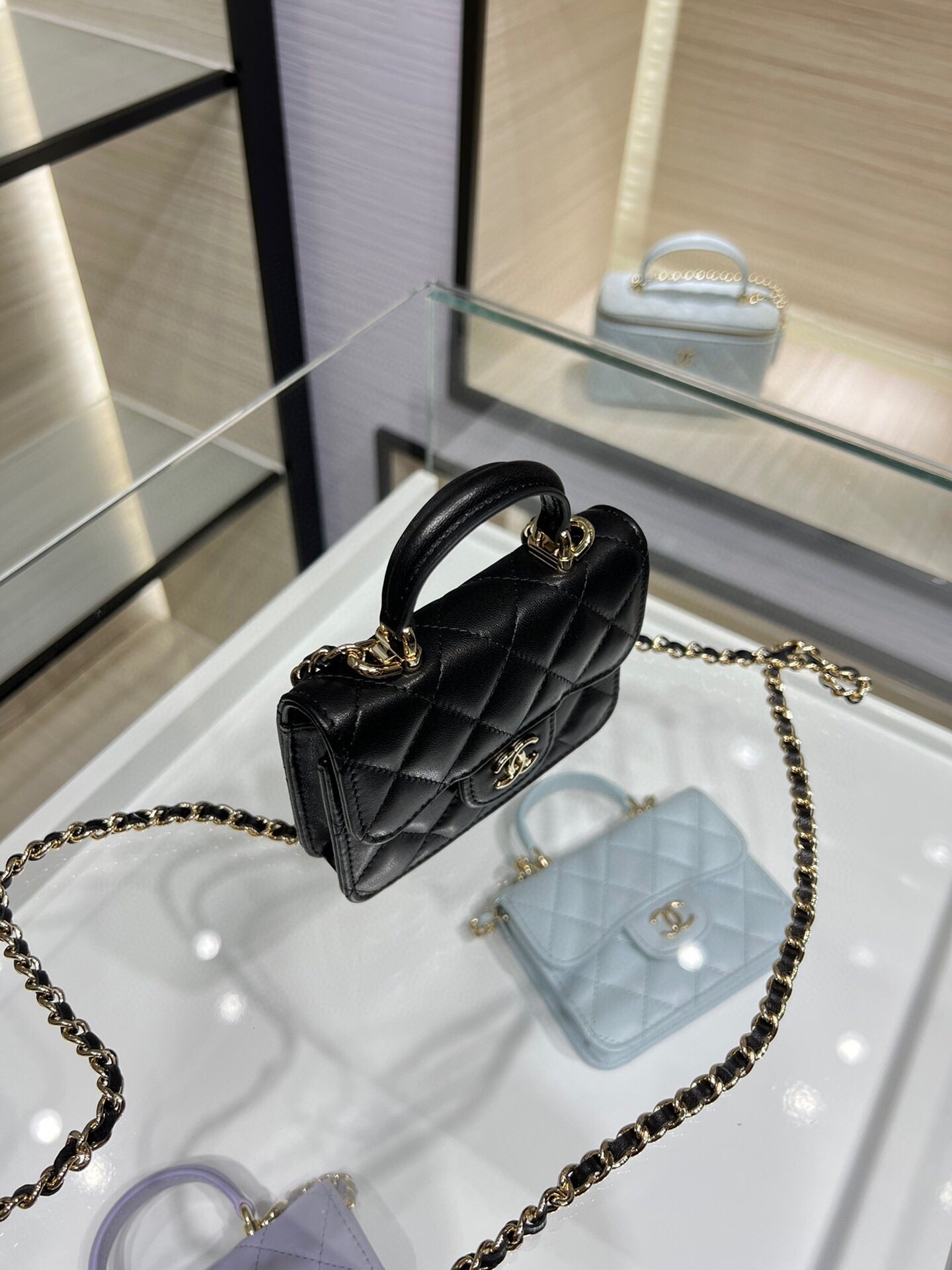 ＣＨＮＥＬFLAP COIN PURSE WITH CHAIN BLACK
