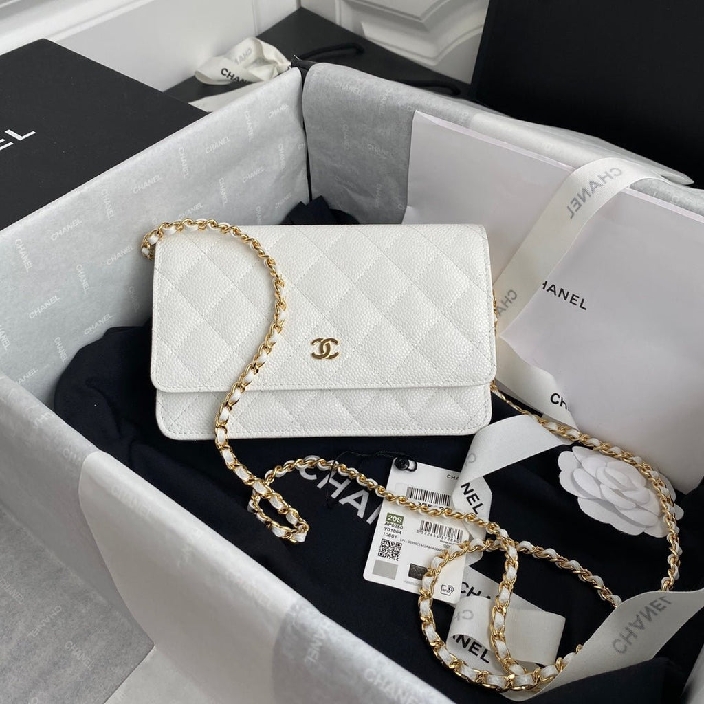 ＣＨＮＥＬCLASSIC WALLET ON CHAIN WHITE