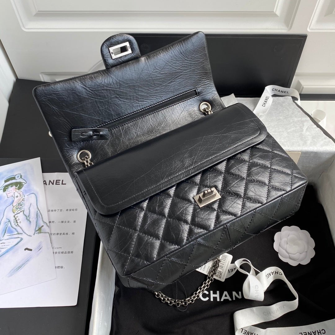 ＣＨＮＥＬ LARGE 2.55 HANDBAG SILVER METAL