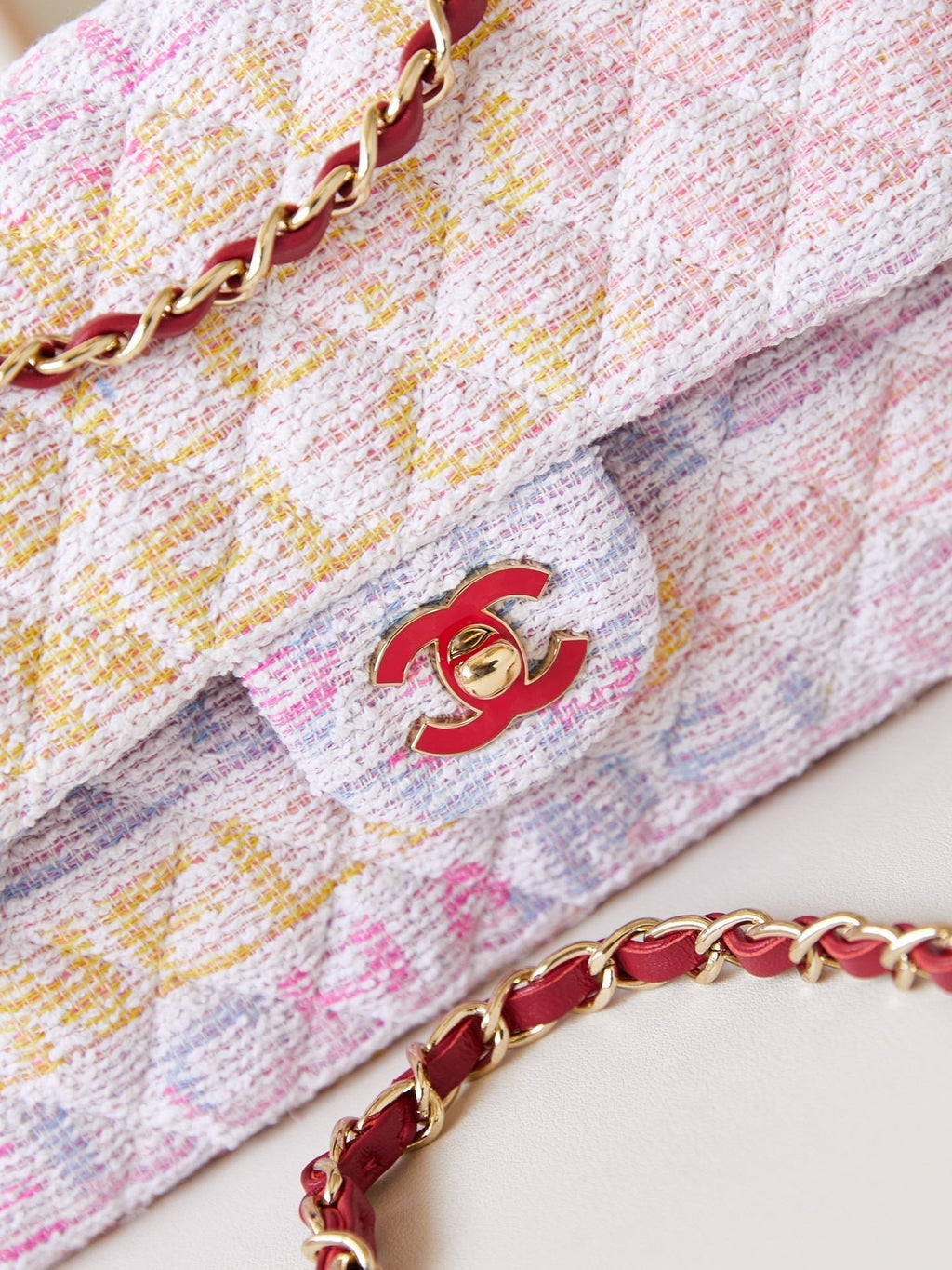 ＣＨＮＥＬCLASSIC HANDBAG