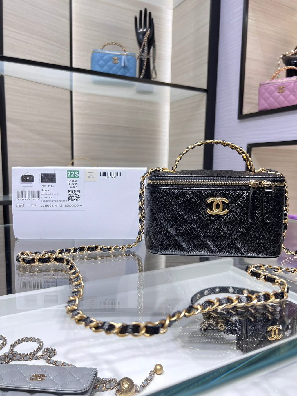 ＣＨＮＥＬCHAIN VANITY CASE BLACK