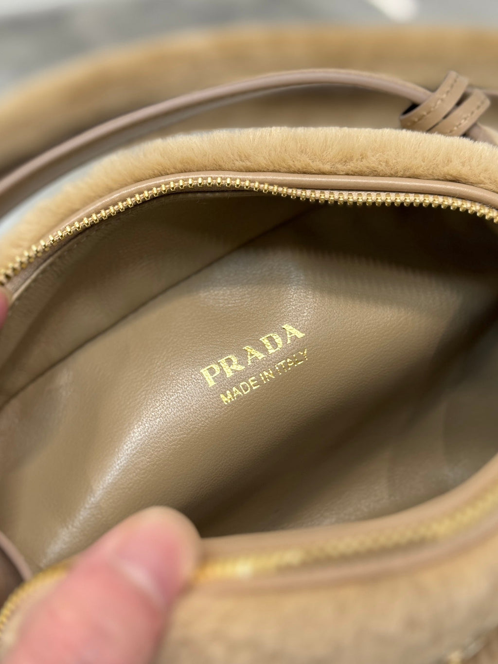 ＰＲＤＡ ODETTE SHEARLING MINI-BAG