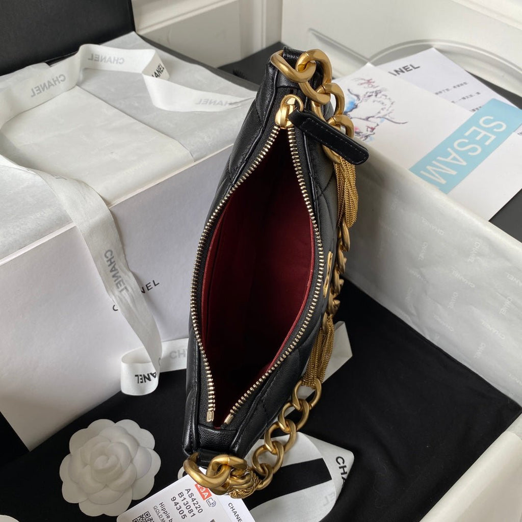 ＣＨＮＥＬHOBO BAG BLACK